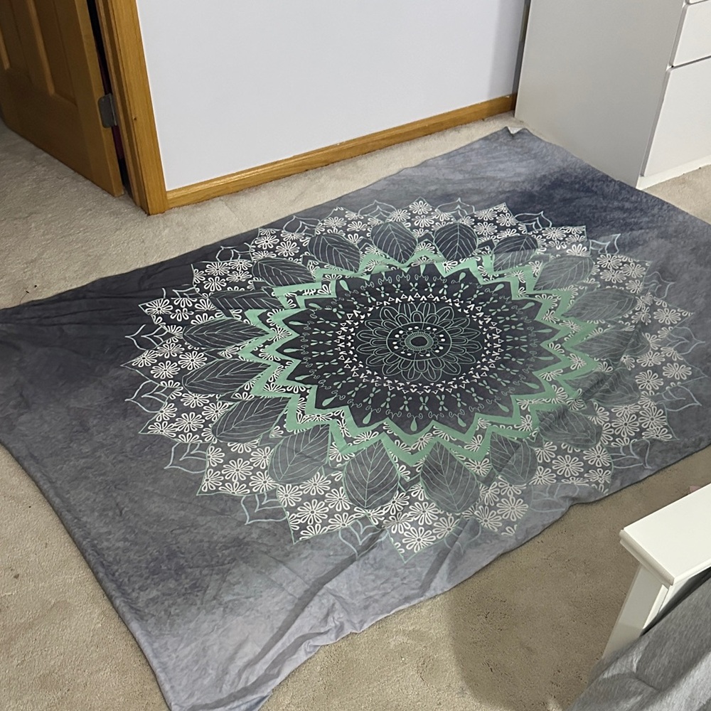 Amazon Gray and Green Mandala Throw Blanket